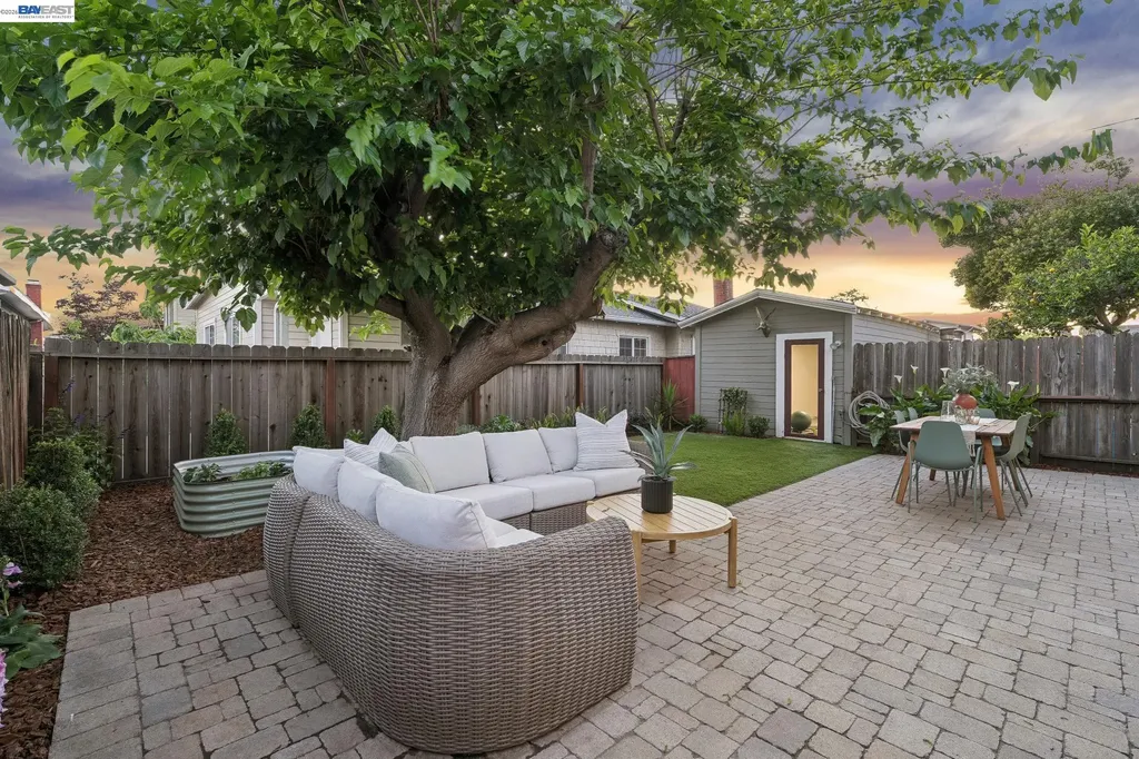 3002 San Jose Avenue Alameda CA 94501