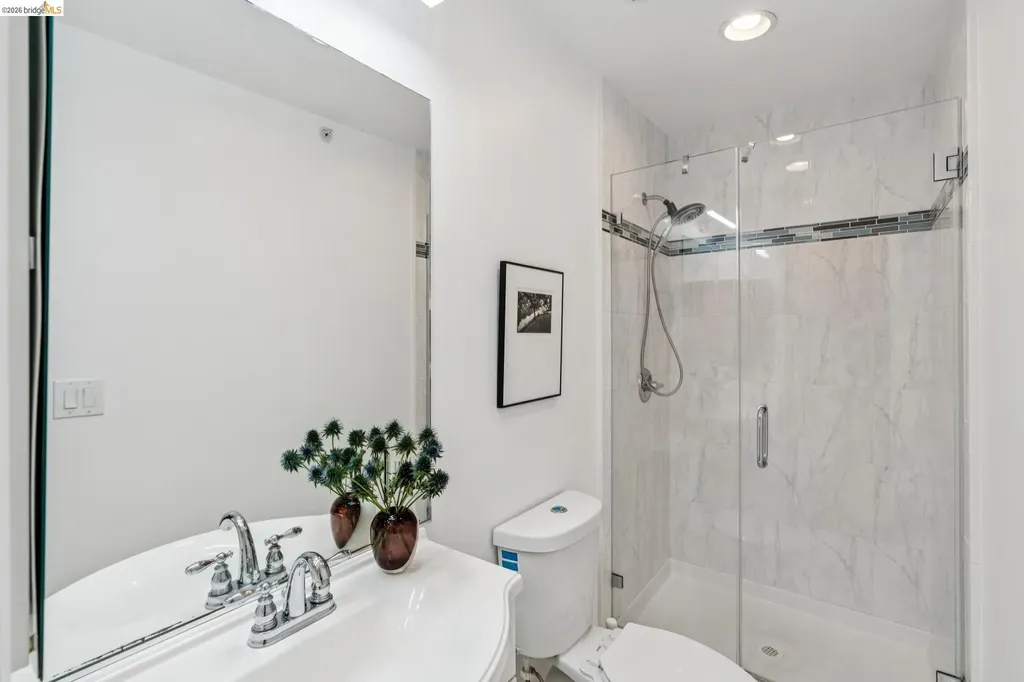 926 Chester Oakland CA 94607