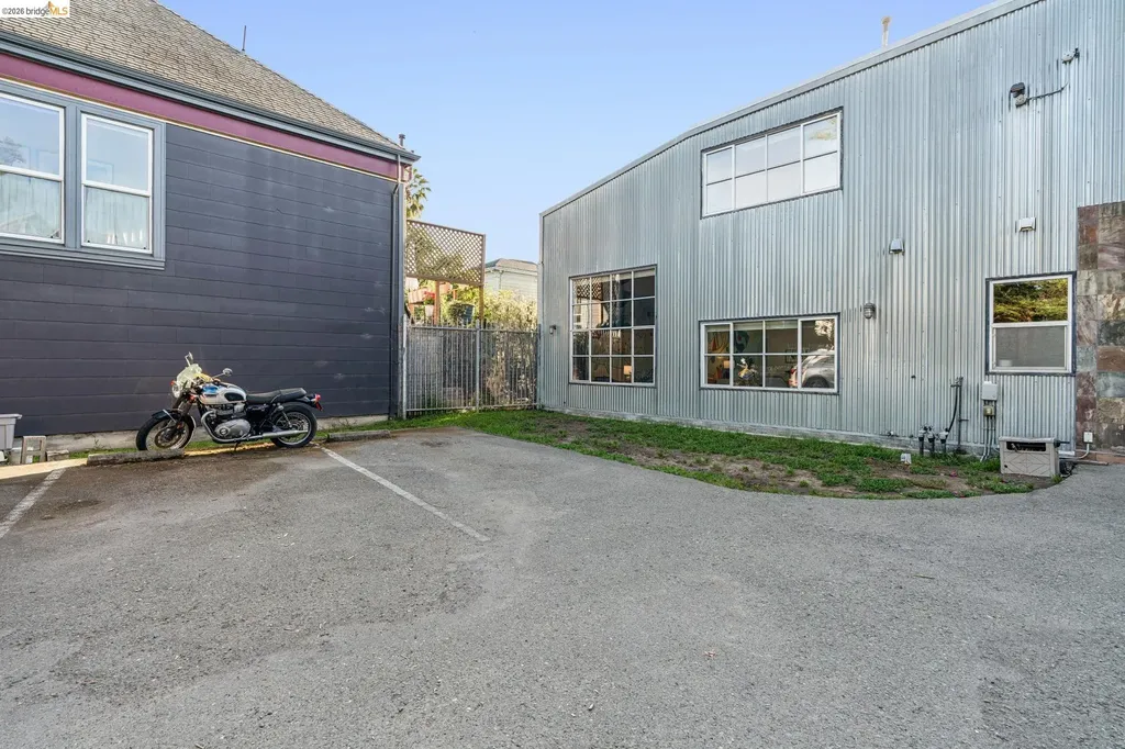 926 Chester Oakland CA 94607