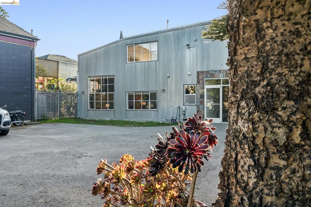 926 Chester Oakland CA 94607