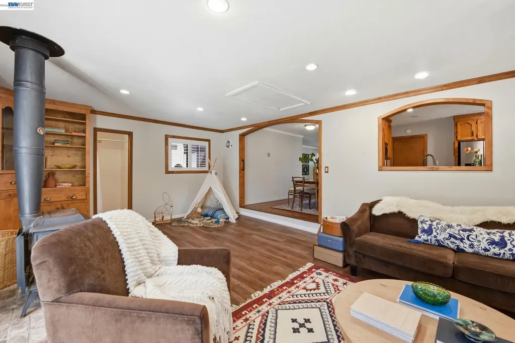 1738 Via Buena Vista San Lorenzo CA 94580