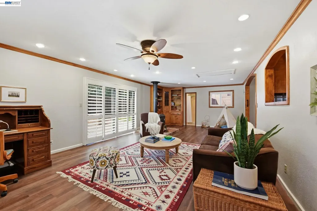 1738 Via Buena Vista San Lorenzo CA 94580