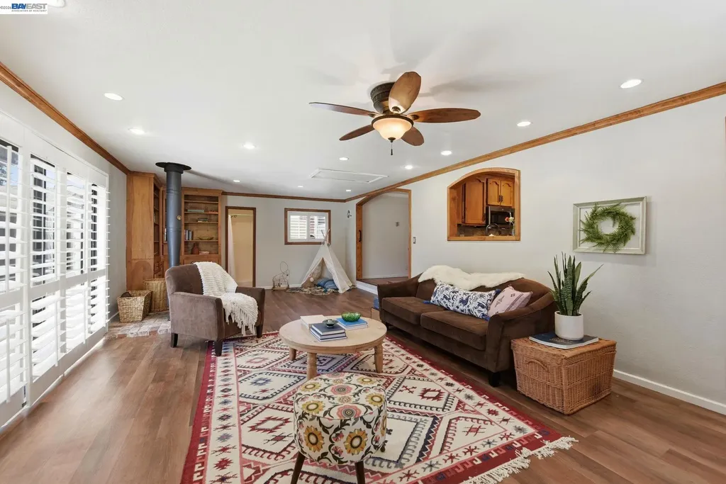 1738 Via Buena Vista San Lorenzo CA 94580