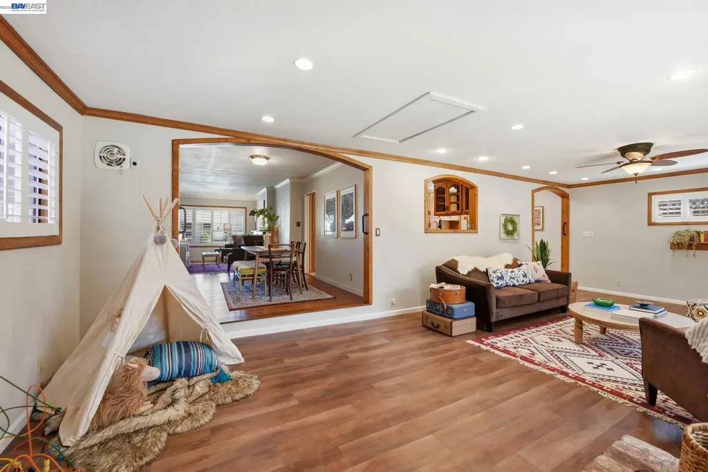 1738 Via Buena Vista San Lorenzo CA 94580