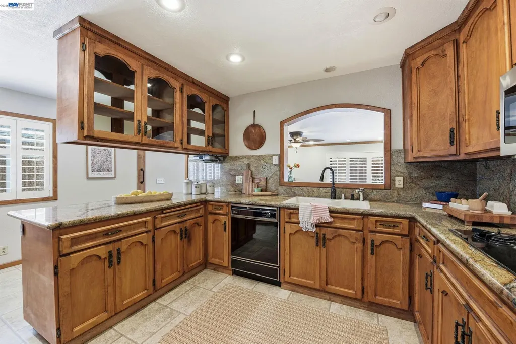 1738 Via Buena Vista San Lorenzo CA 94580