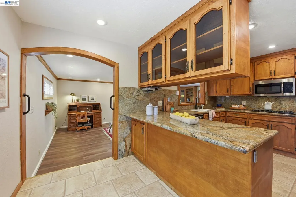 1738 Via Buena Vista San Lorenzo CA 94580