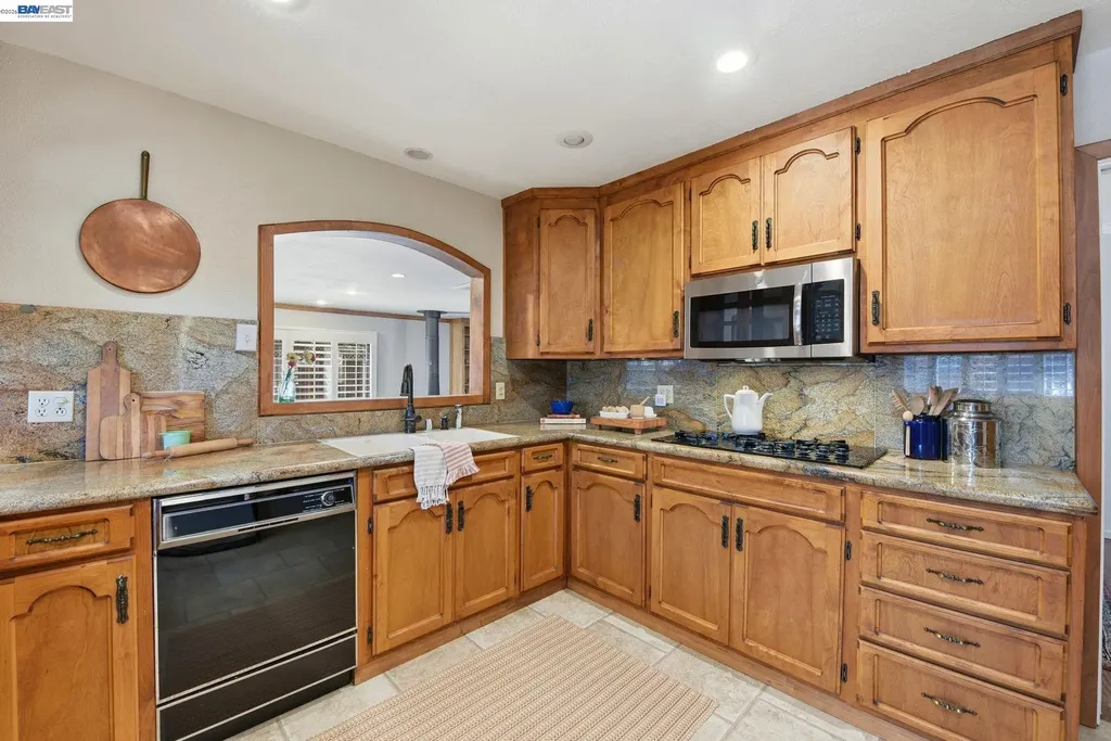 1738 Via Buena Vista San Lorenzo CA 94580