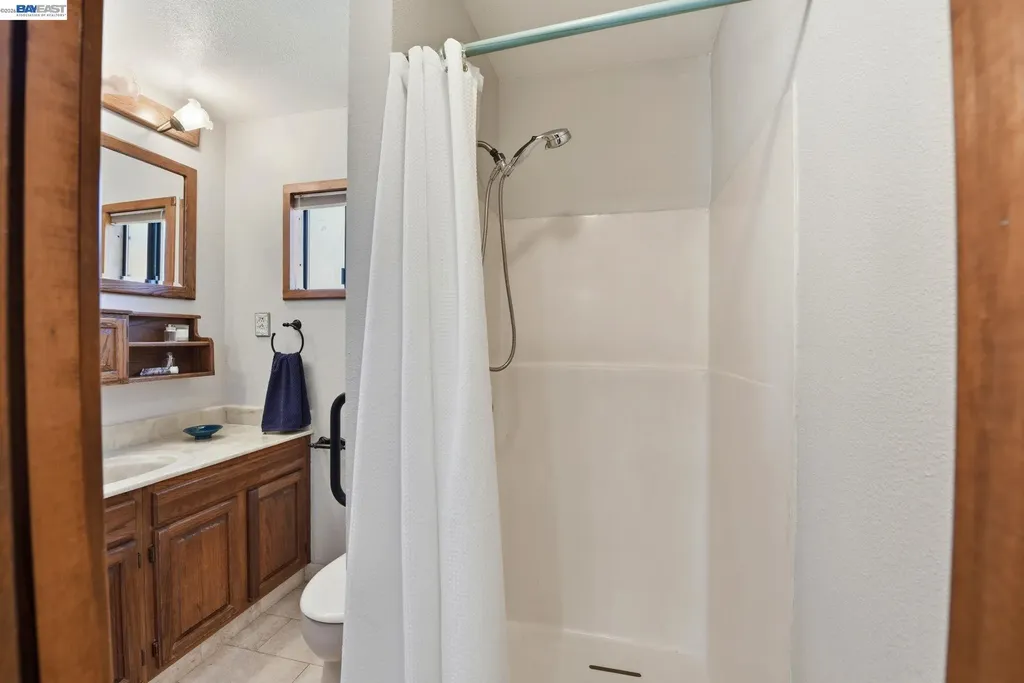 1738 Via Buena Vista San Lorenzo CA 94580