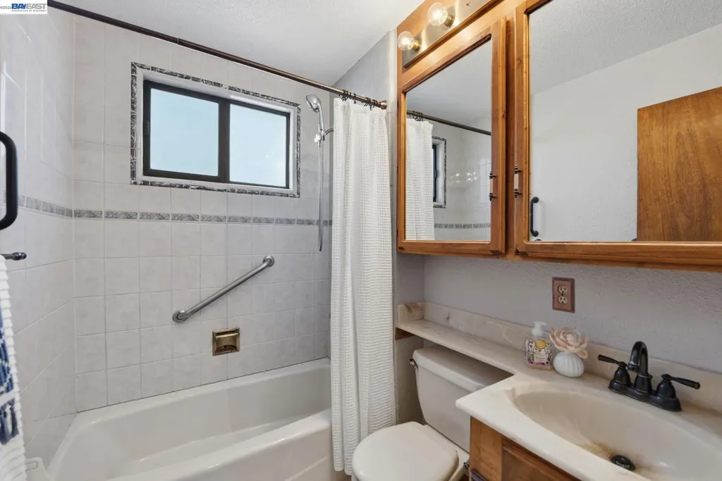 1738 Via Buena Vista San Lorenzo CA 94580