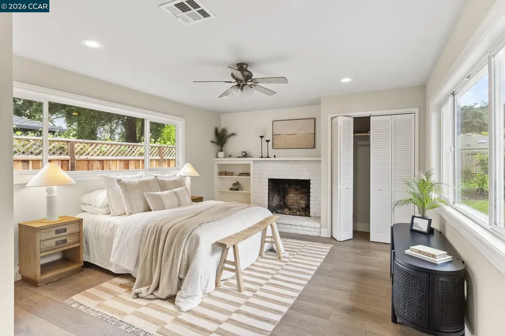 934 Juanita Drive Lafayette CA 94595
