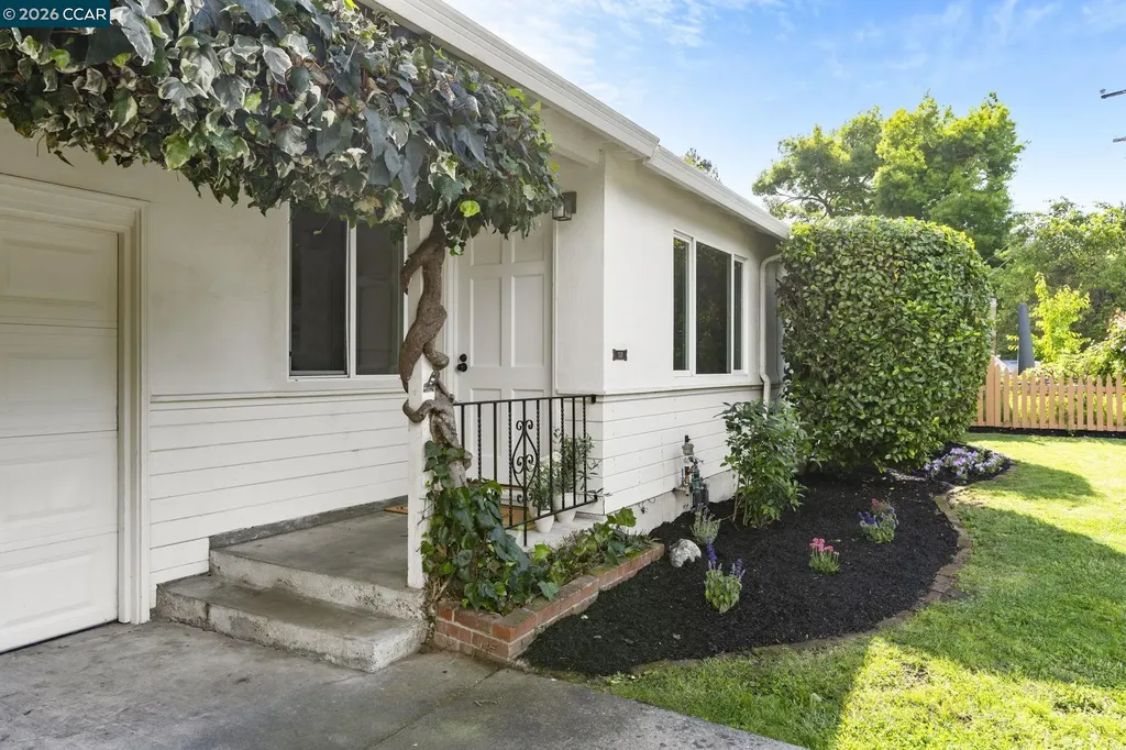 934 Juanita Drive Lafayette CA 94595