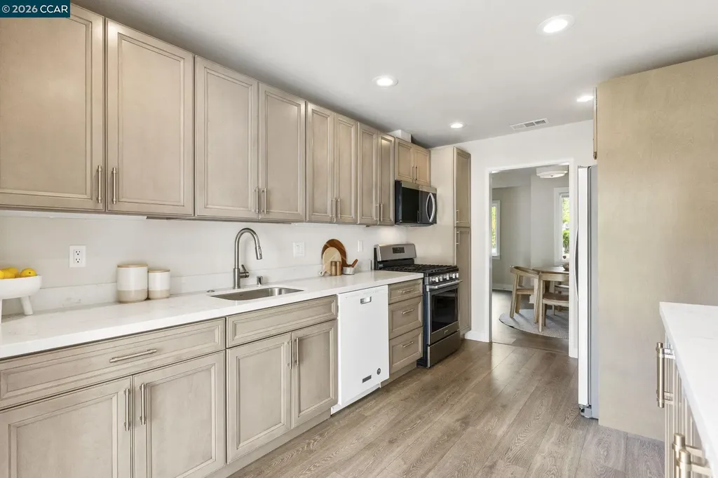 934 Juanita Drive Lafayette CA 94595
