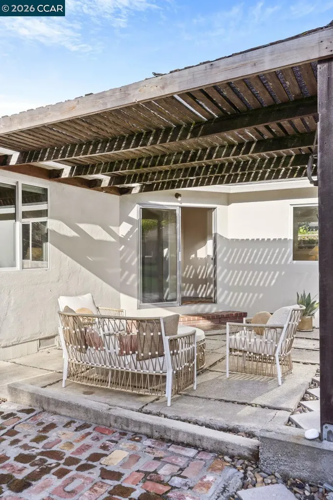 934 Juanita Drive Lafayette CA 94595