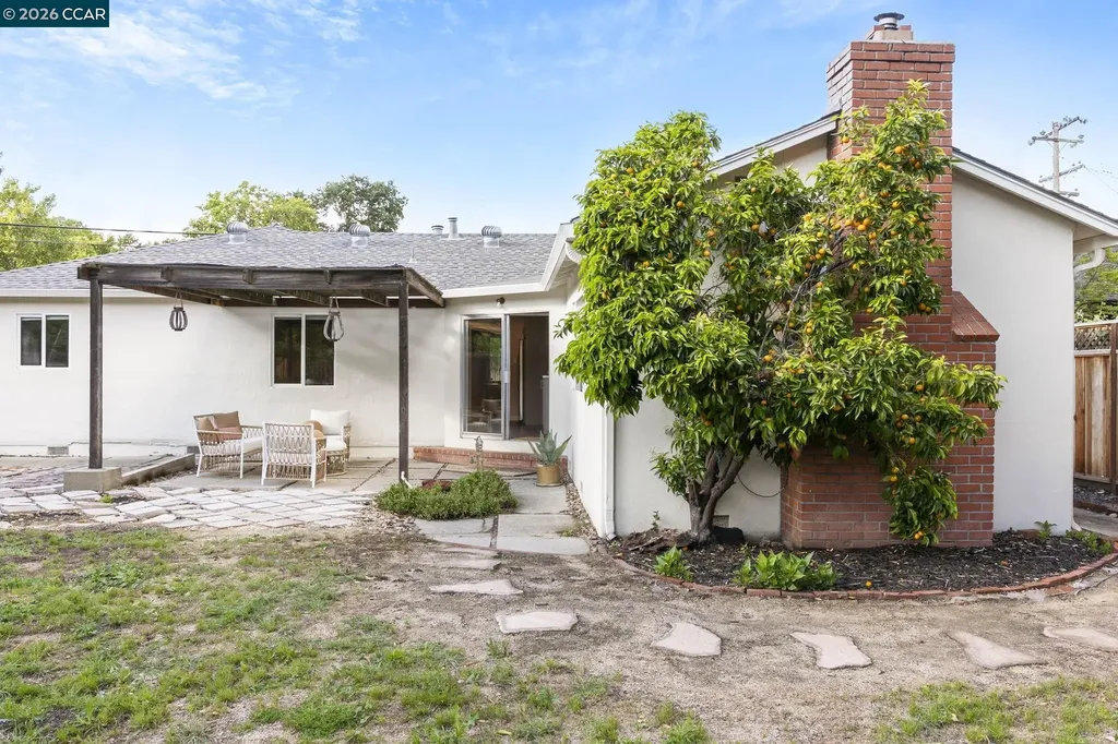 934 Juanita Drive Lafayette CA 94595