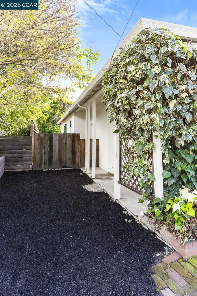 934 Juanita Drive Lafayette CA 94595