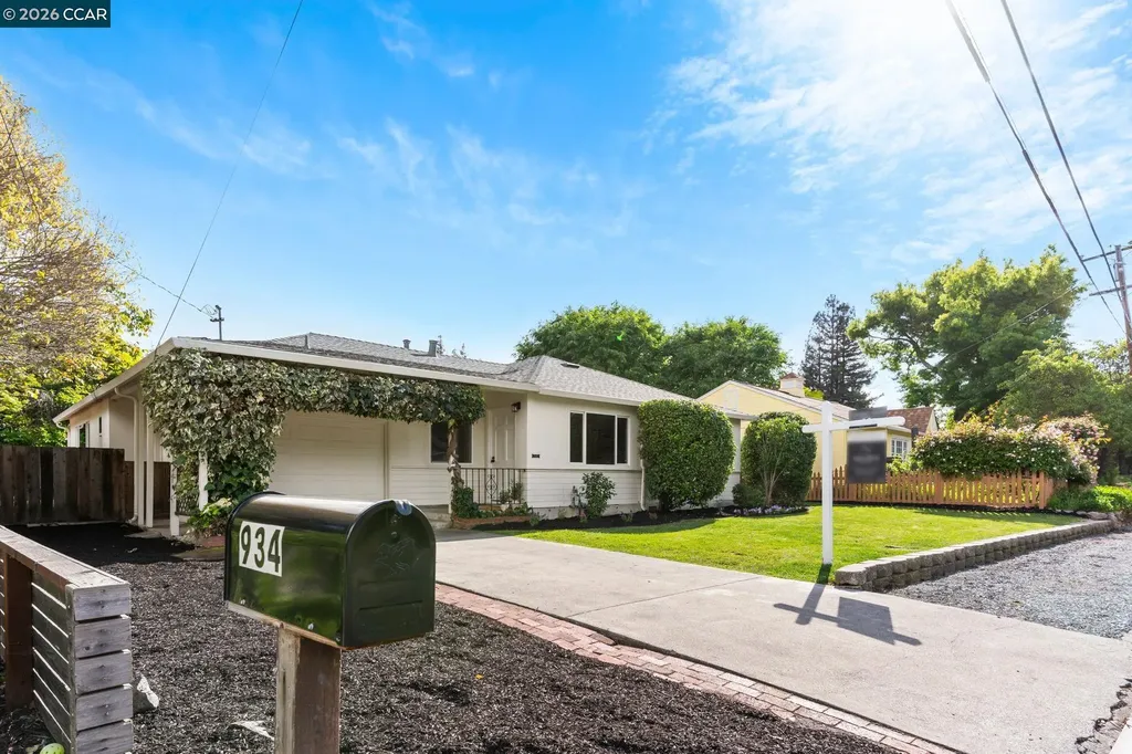 934 Juanita Drive Lafayette CA 94595