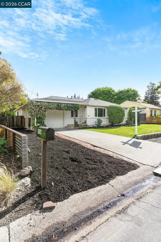 934 Juanita Drive Lafayette CA 94595