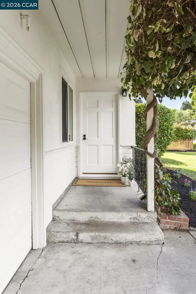 934 Juanita Drive Lafayette CA 94595