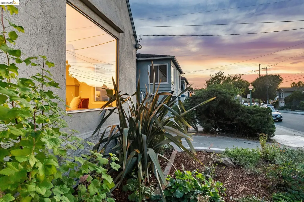 575 58th Street Oakland CA 94609