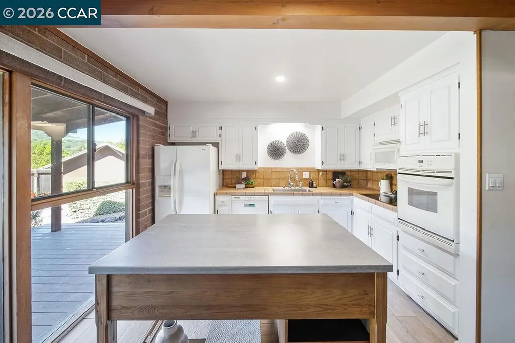 5852 Olinda Road El Sobrante CA 94803