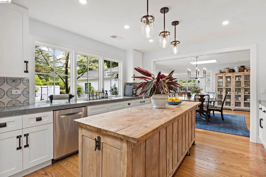 12 Woodland Road Orinda CA 94563