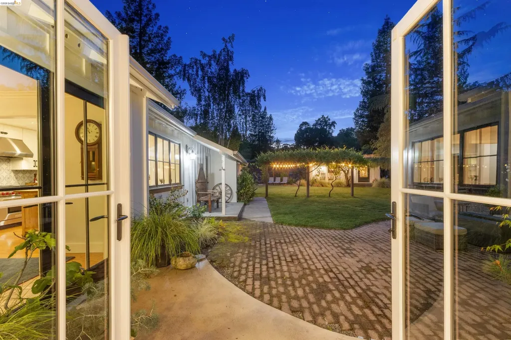 12 Woodland Road Orinda CA 94563