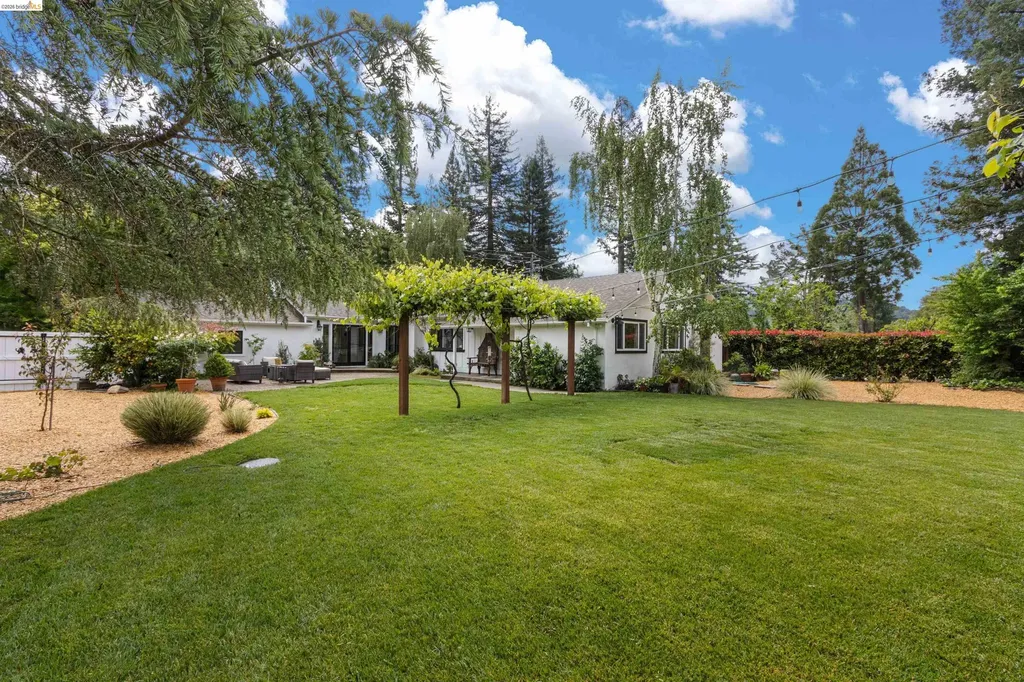 12 Woodland Road Orinda CA 94563