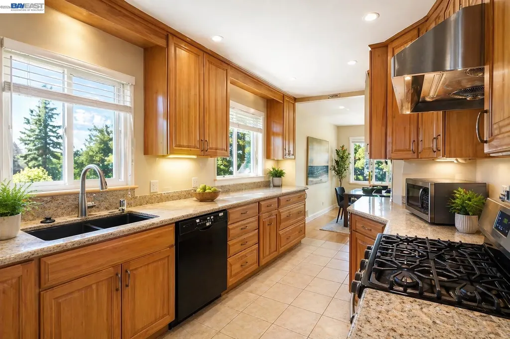17676 Garland Court Castro Valley CA 94546