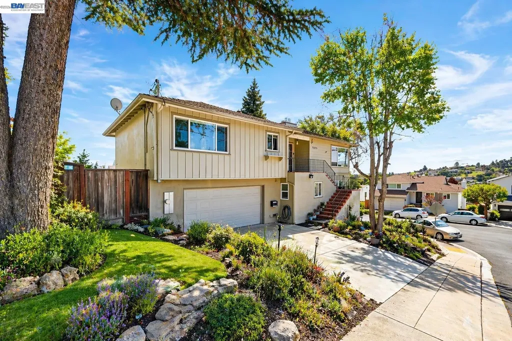 17676 Garland Court Castro Valley CA 94546