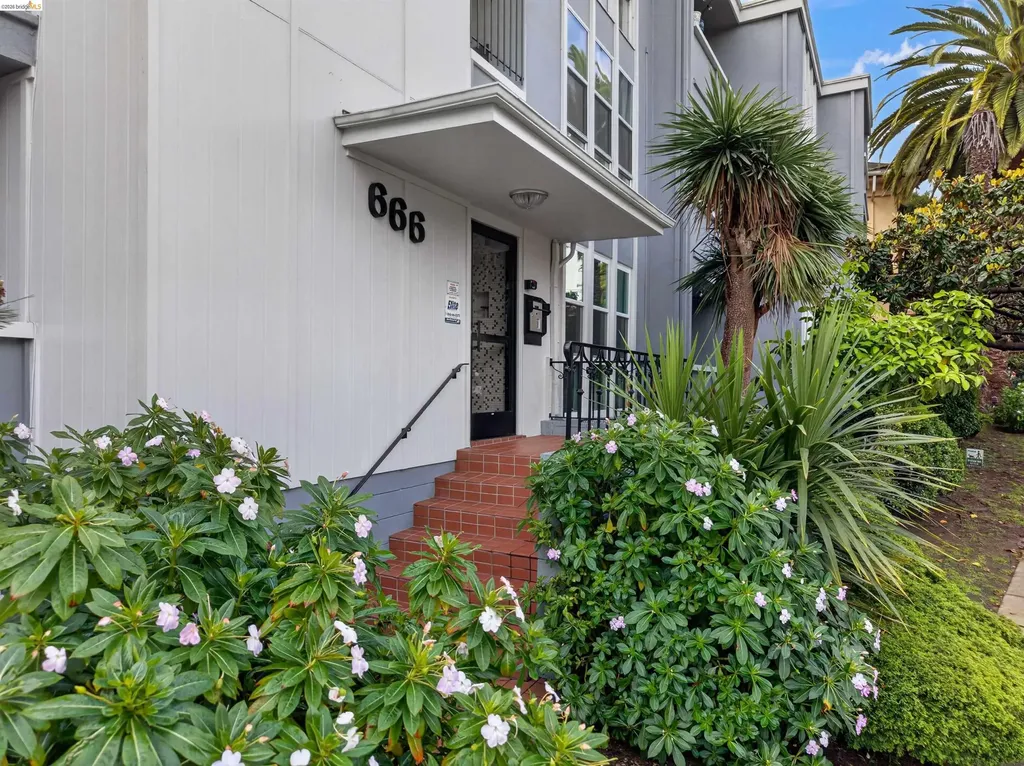 666 Oakland Avenue Oakland CA 94611