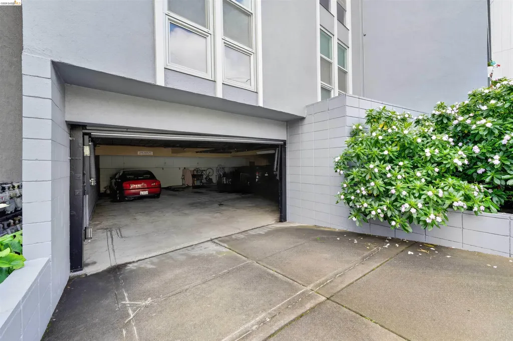 666 Oakland Avenue Oakland CA 94611