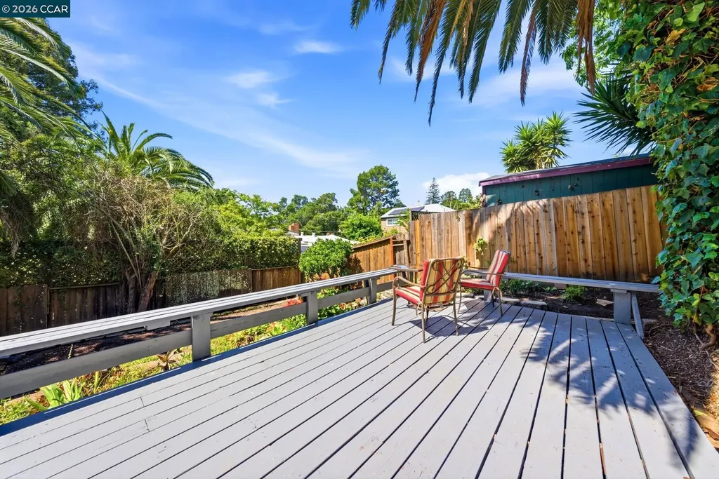 4632 Steele Street Oakland CA 94619