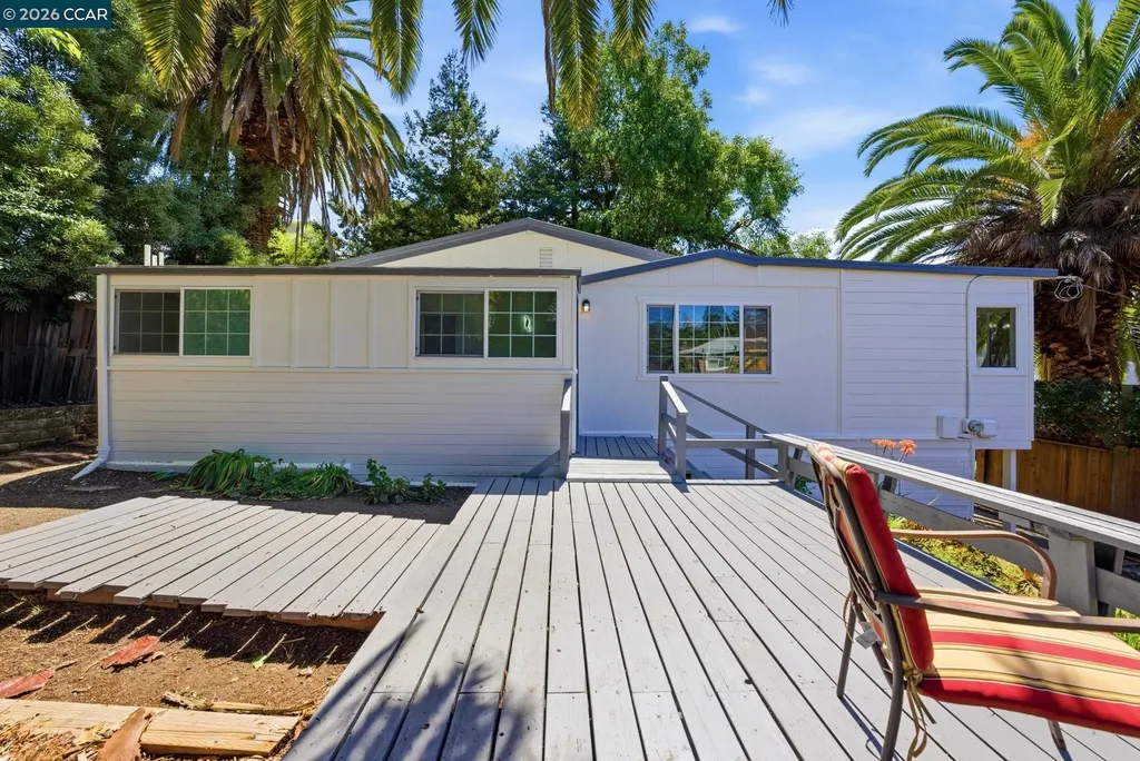 4632 Steele Street Oakland CA 94619