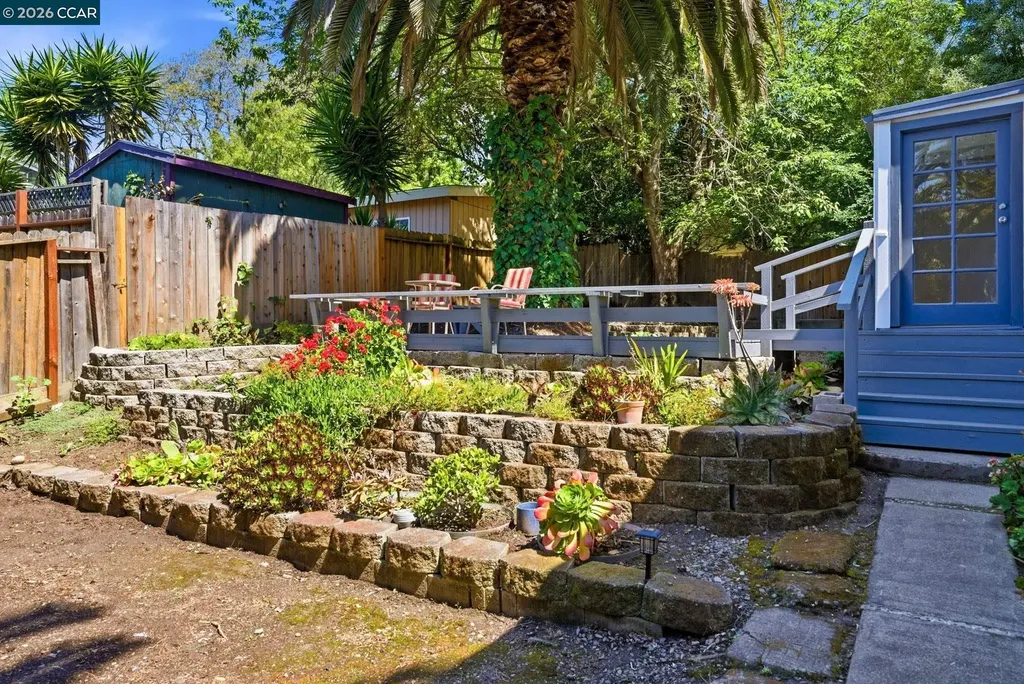 4632 Steele Street Oakland CA 94619