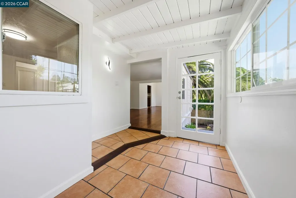 4632 Steele Street Oakland CA 94619