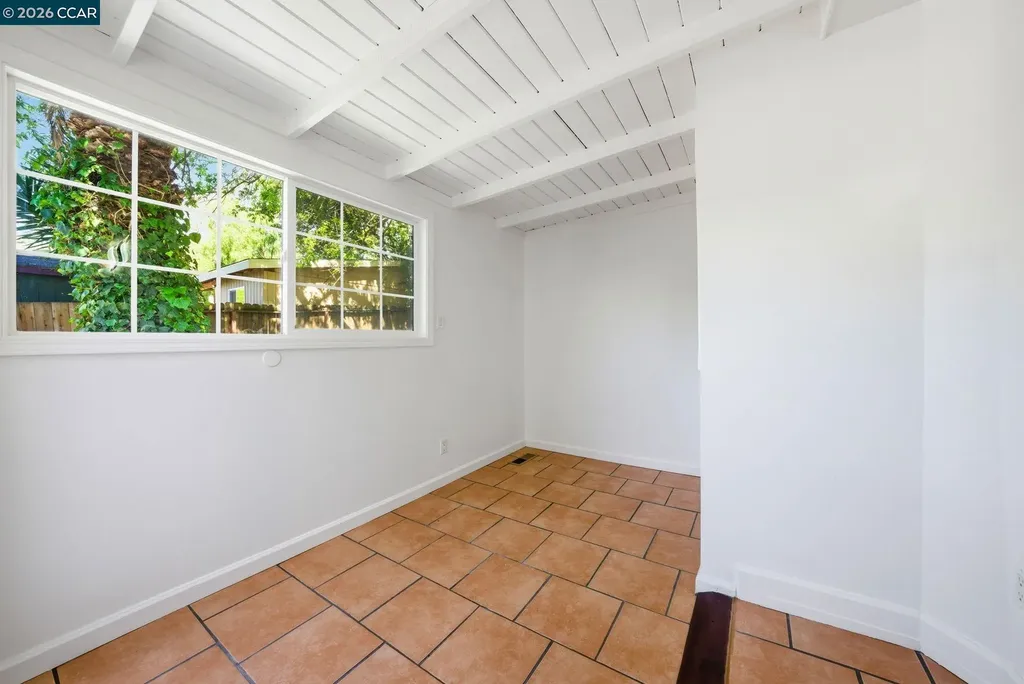 4632 Steele Street Oakland CA 94619