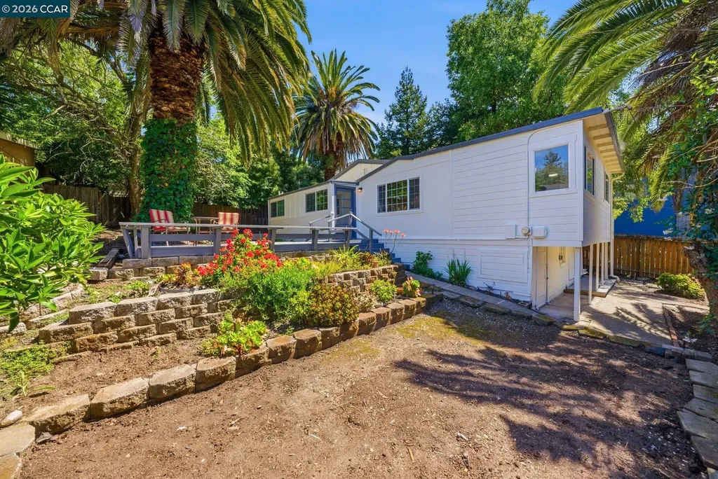 4632 Steele Street Oakland CA 94619