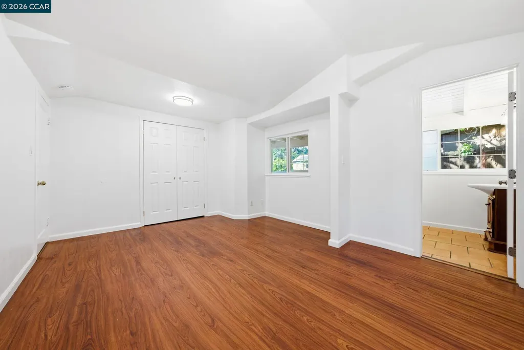 4632 Steele Street Oakland CA 94619