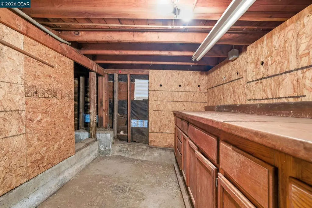 4632 Steele Street Oakland CA 94619