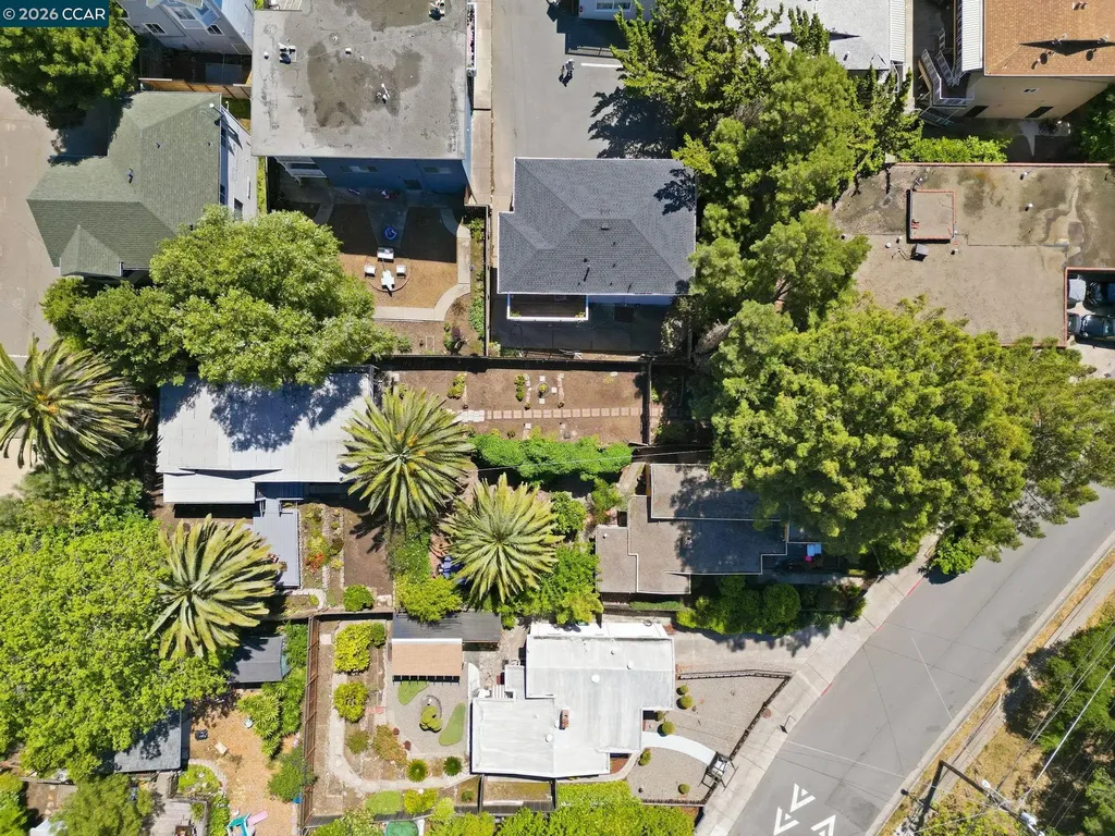 4632 Steele Street Oakland CA 94619