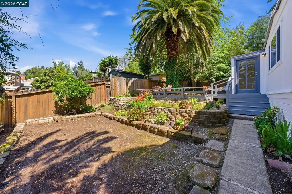 4632 Steele Street Oakland CA 94619