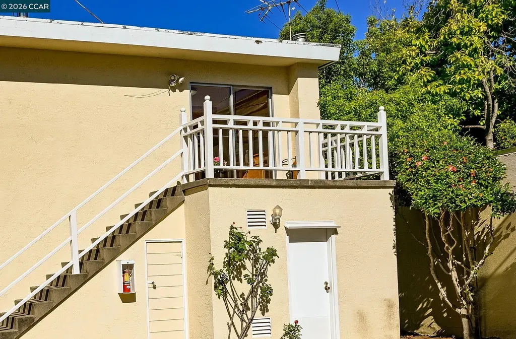 3037 College Avenue Berkeley CA 94705
