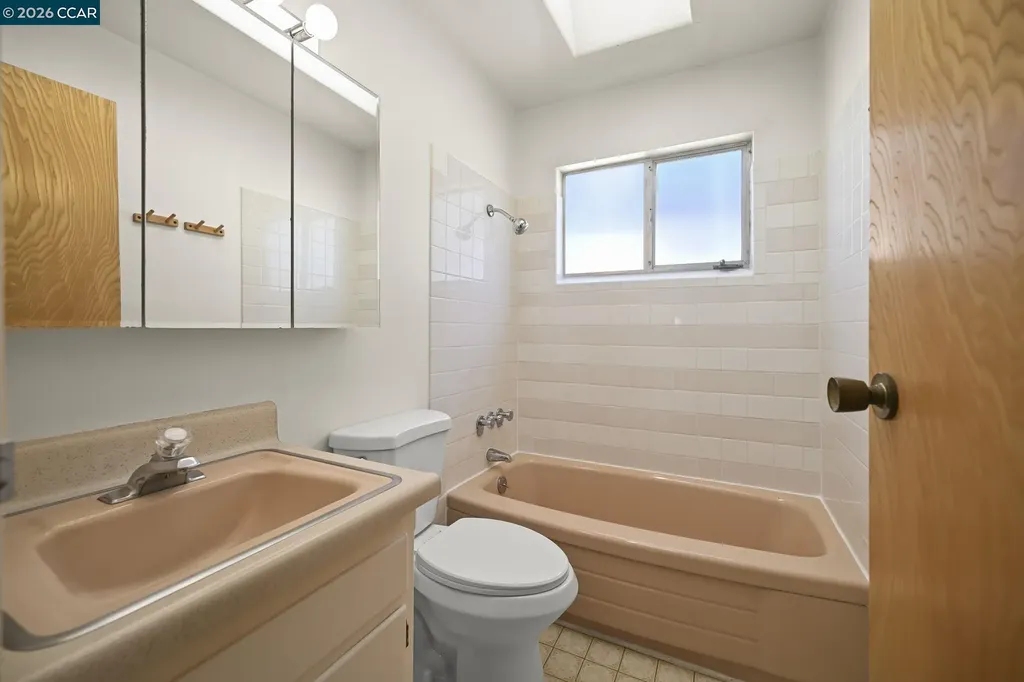 3037 College Avenue Berkeley CA 94705