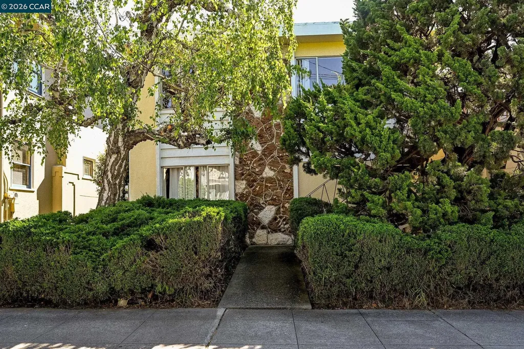 3037 College Avenue Berkeley CA 94705