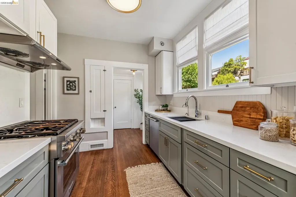 806 Mandana Boulevard Oakland CA 94610