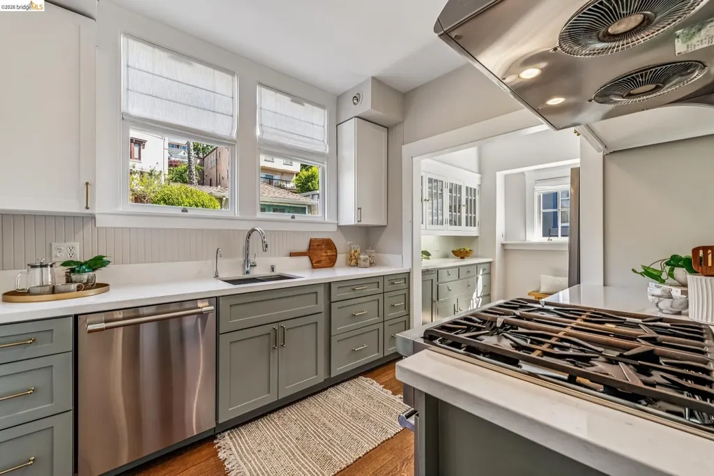806 Mandana Boulevard Oakland CA 94610