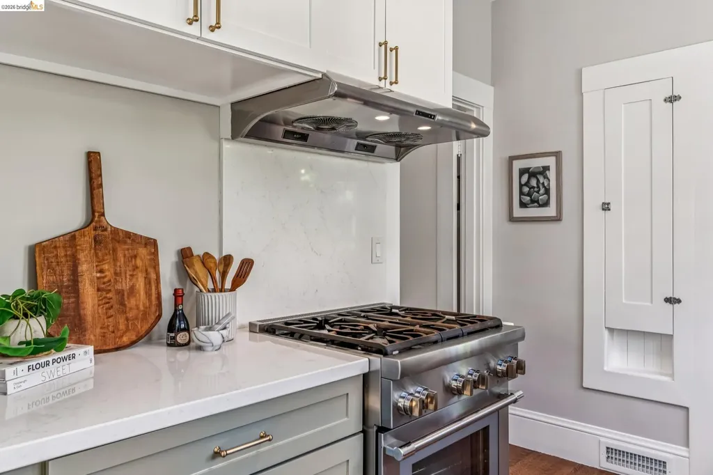 806 Mandana Boulevard Oakland CA 94610
