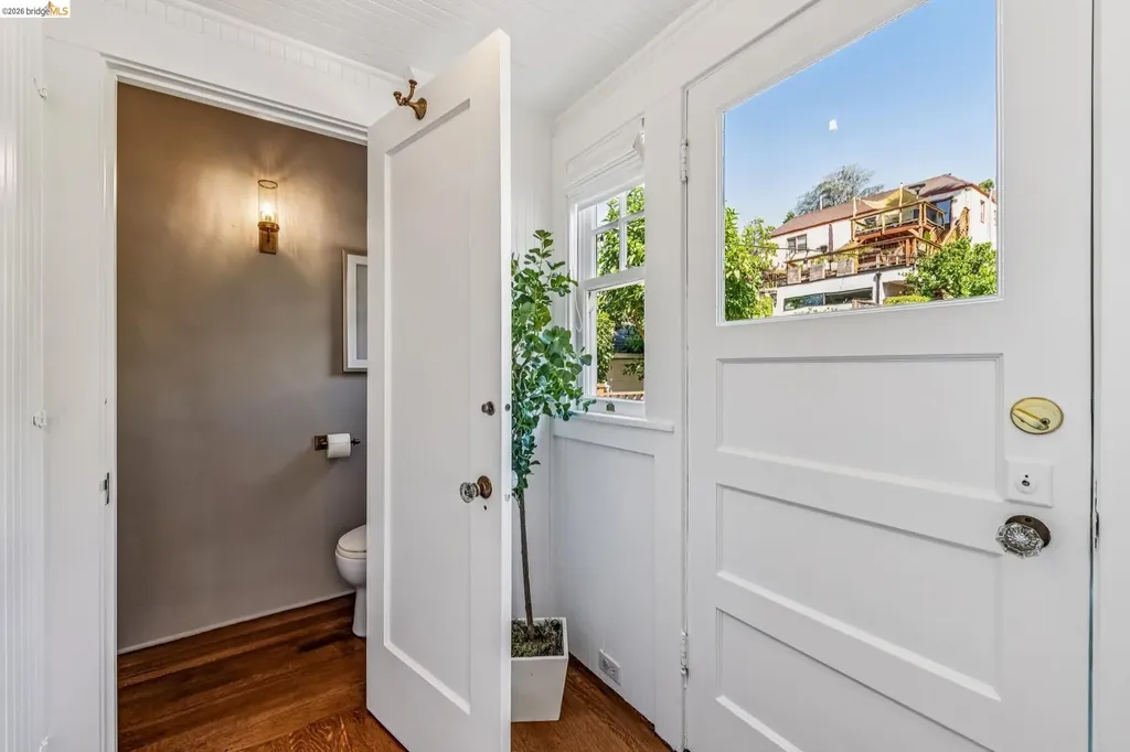 806 Mandana Boulevard Oakland CA 94610