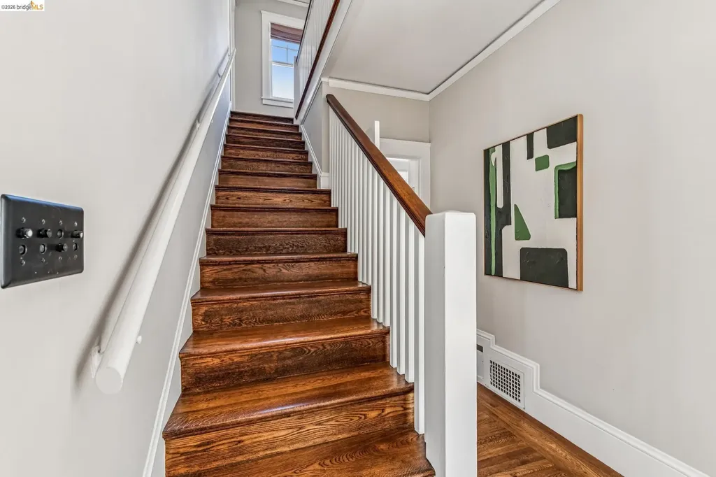 806 Mandana Boulevard Oakland CA 94610