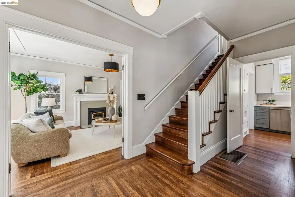 806 Mandana Boulevard Oakland CA 94610